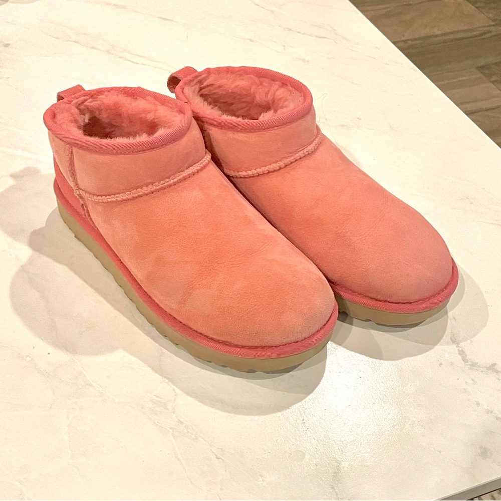 UGG Classic Ultra Mini - Picture 3 of 7